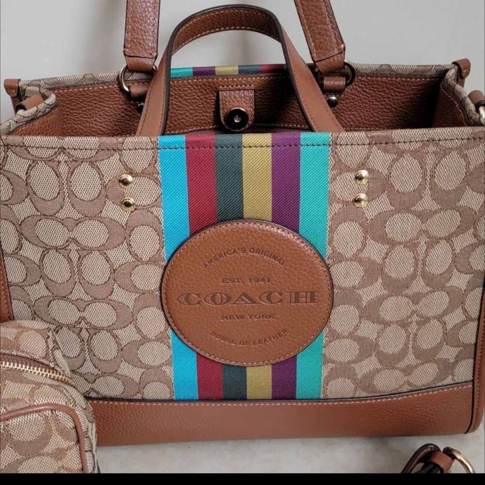 NWT COACH Signature Dempsey Caryall Khaki Redwood Multi Stripe